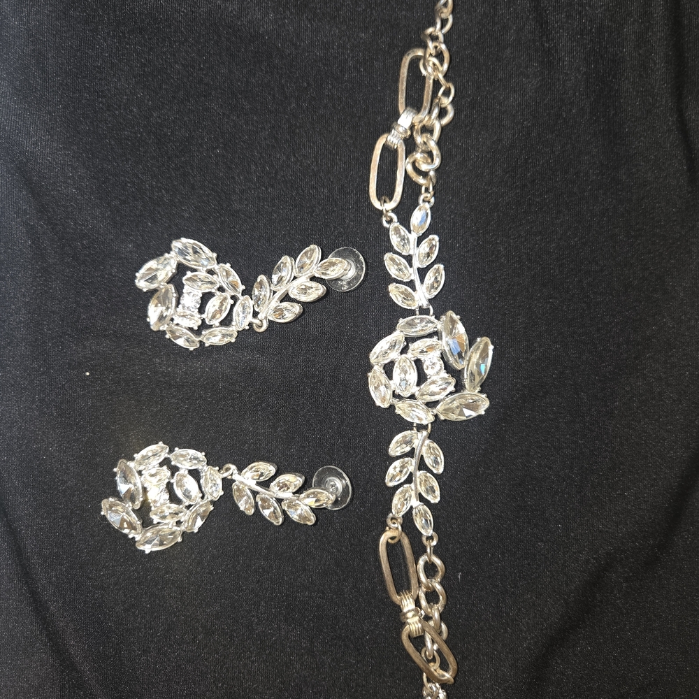 Elegant Silver Leaf Jewelry Set